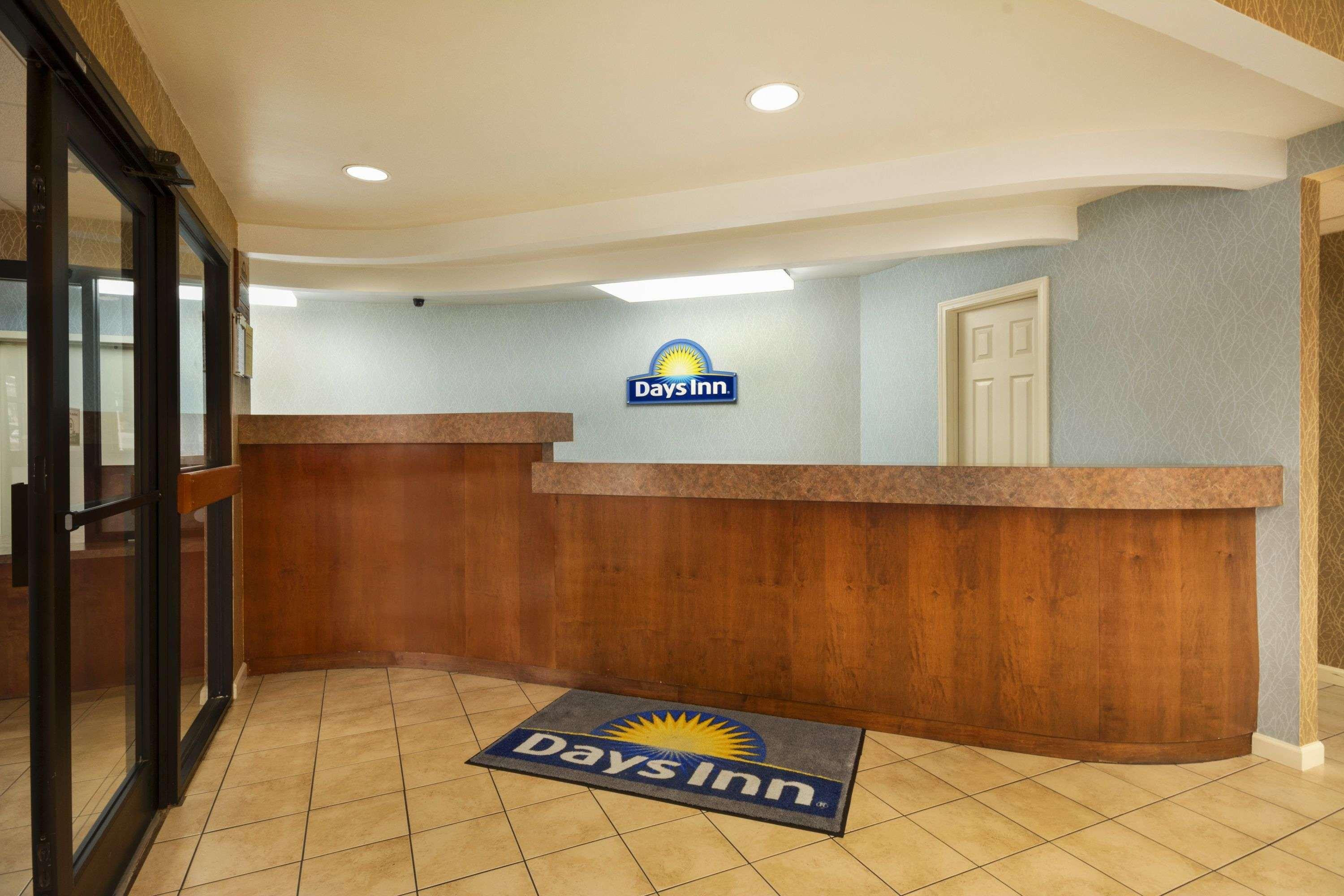 Days Inn By Wyndham Atlanta Stone Mountain Exterior foto